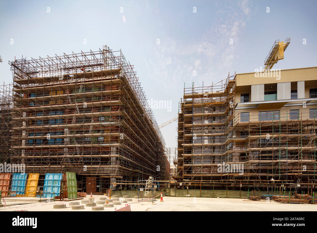 Bau in Masdar City Campus der Khalifa Universität für Wissenschaft und Technologie, Abu Dhabi, VAE Stockfoto