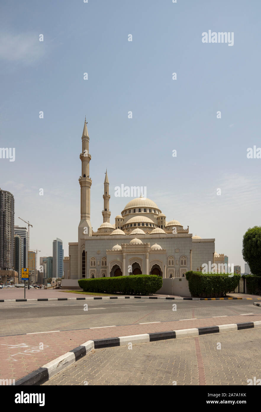 Blick auf die Außenseite des Al Noor Moschee, Sharjah, Vereinigte Arabische Emirate Stockfoto