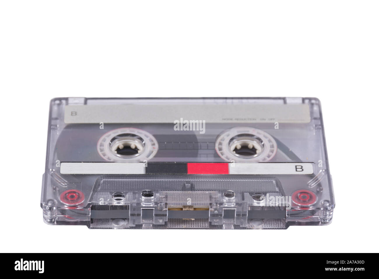 Alte Kassette auf weißem Hintergrund mit Schatten Stockfoto