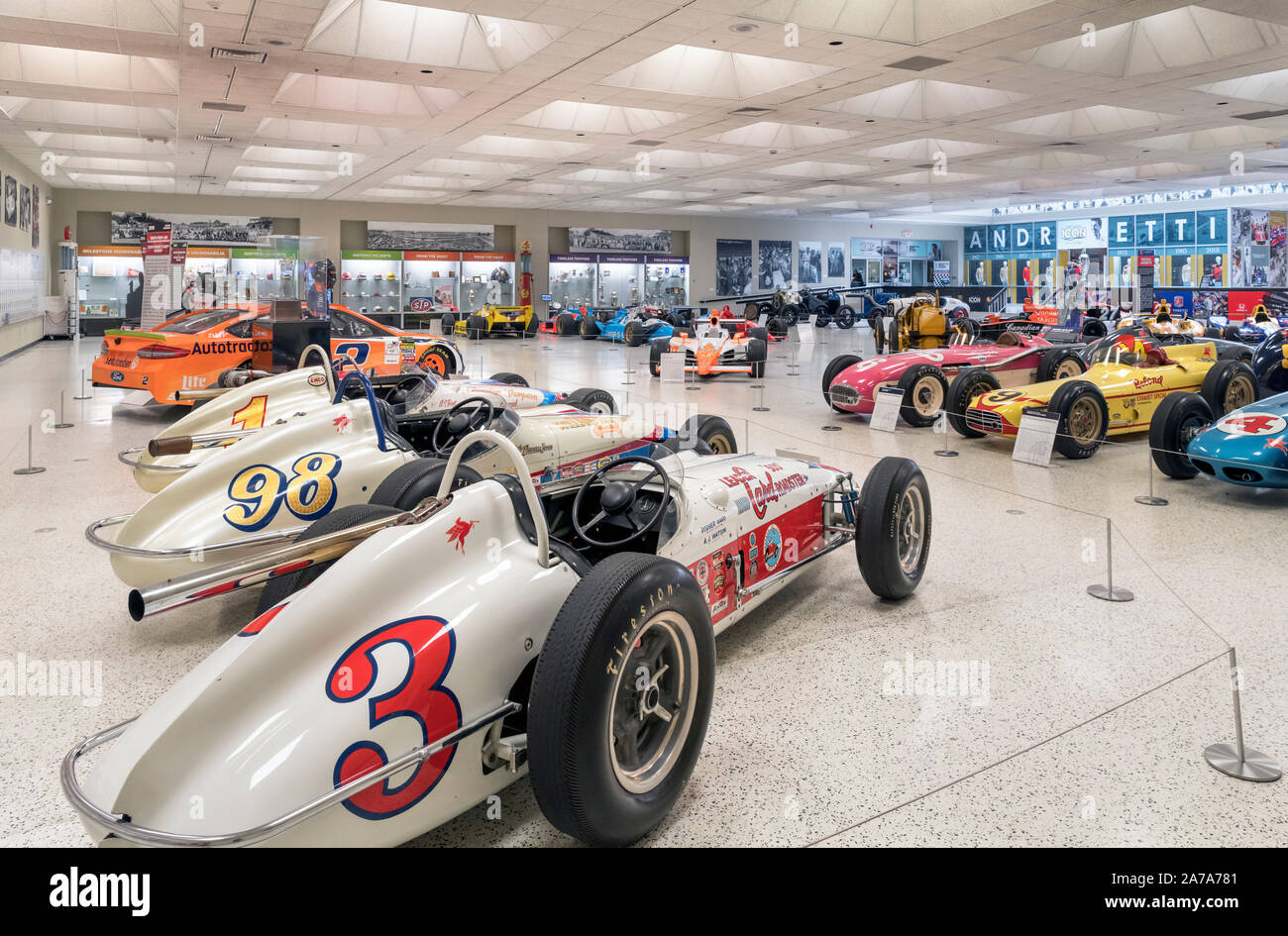 Innenraum der Indianapolis Motor Speedway Museum, Indianapolis, Indiana, USA. Die Speedway ist die Heimat der Indianapolis 500-Rennen. Stockfoto