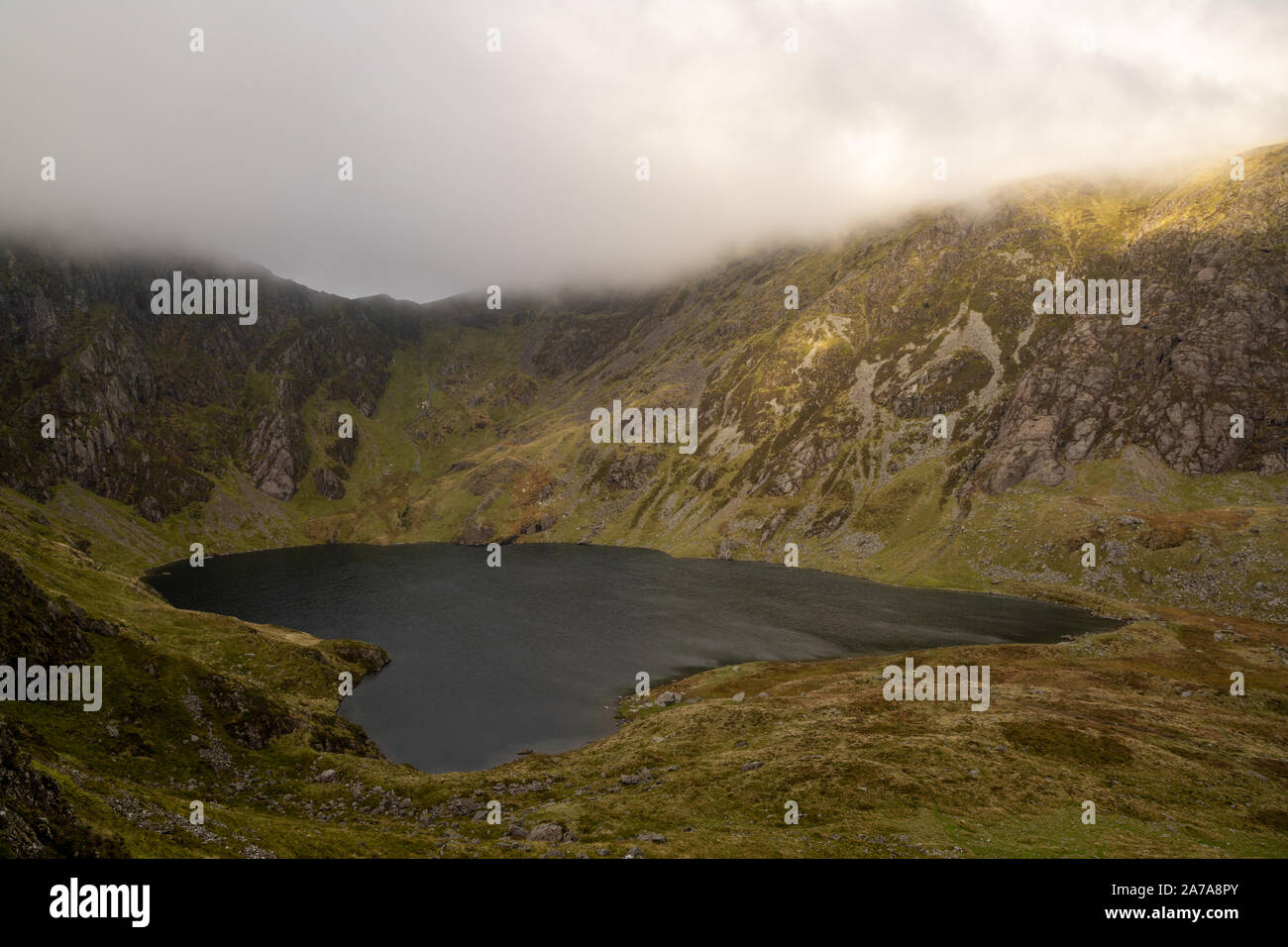 Dramatische Berglandschaft auf Cader Idris Berg im Snowdonia National Park, der Welsh bekannt als Eryri. Stockfoto