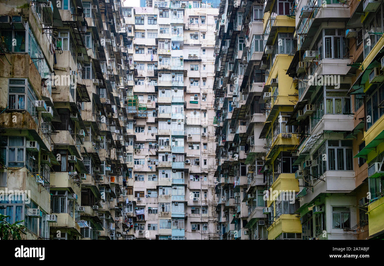 Dicht urban residential Apartment Block Montane Herrenhaus in Quarry Bay in Hongkong besiedelten Stockfoto