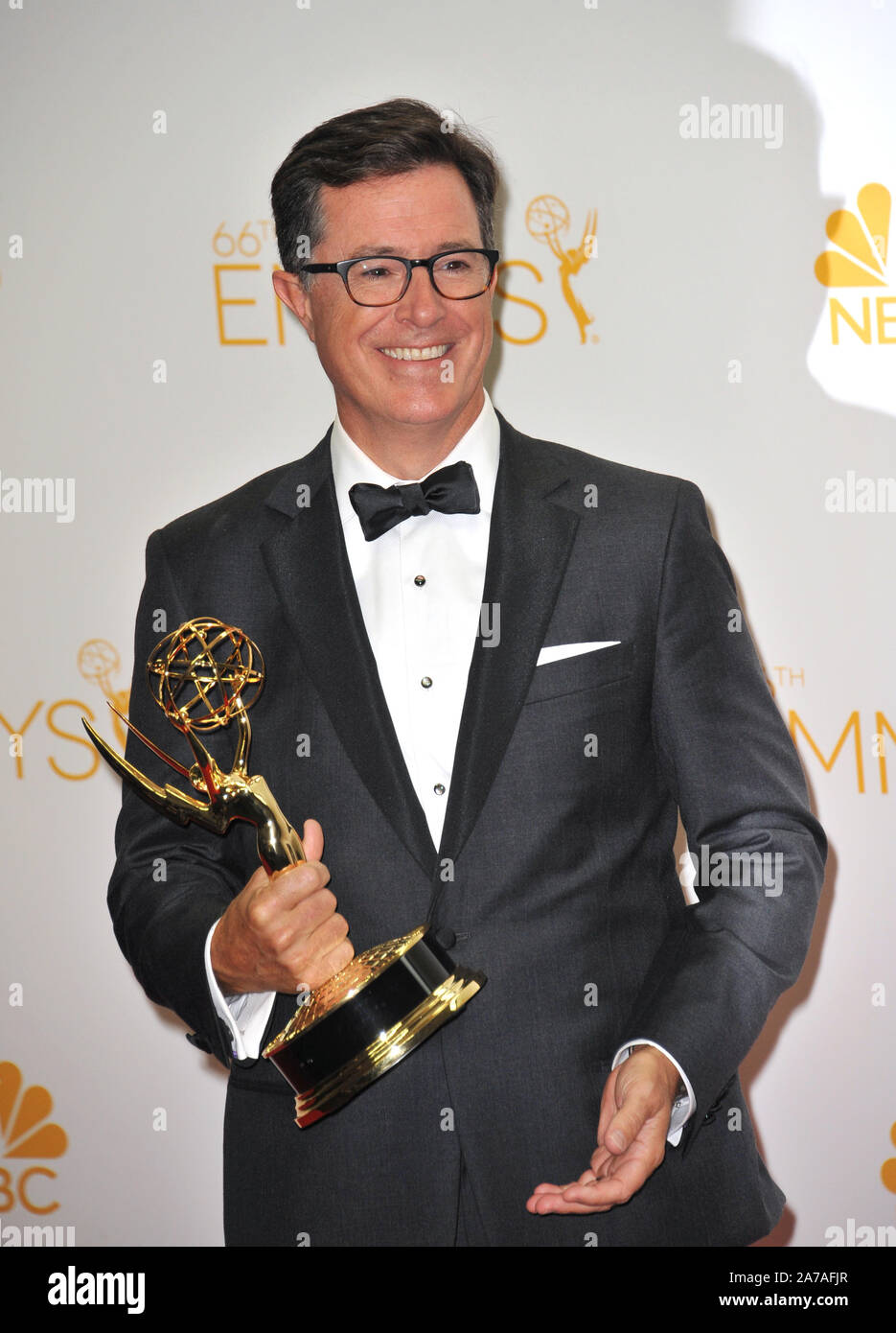 LOS ANGELES, Ca - 25. AUGUST 2014: Stephen Colbert an der 66th Primetime Emmy Awards im Nokia Theatre L.A. Live Downtown Los Angeles. © 2014 Paul Smith/Featureflash Stockfoto