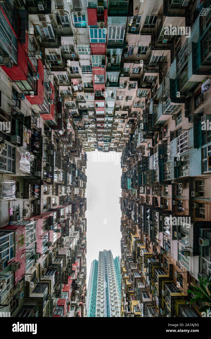 Dicht urban residential Apartment Block Montane Herrenhaus in Quarry Bay in Hongkong besiedelten Stockfoto