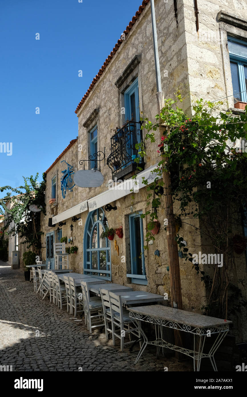 Alaçatı ist ein Bezirk von Çeşme İzmir. Es hat eine Küste der Ägäis. Historische Häuser aus Stein sind berühmt. Stockfoto