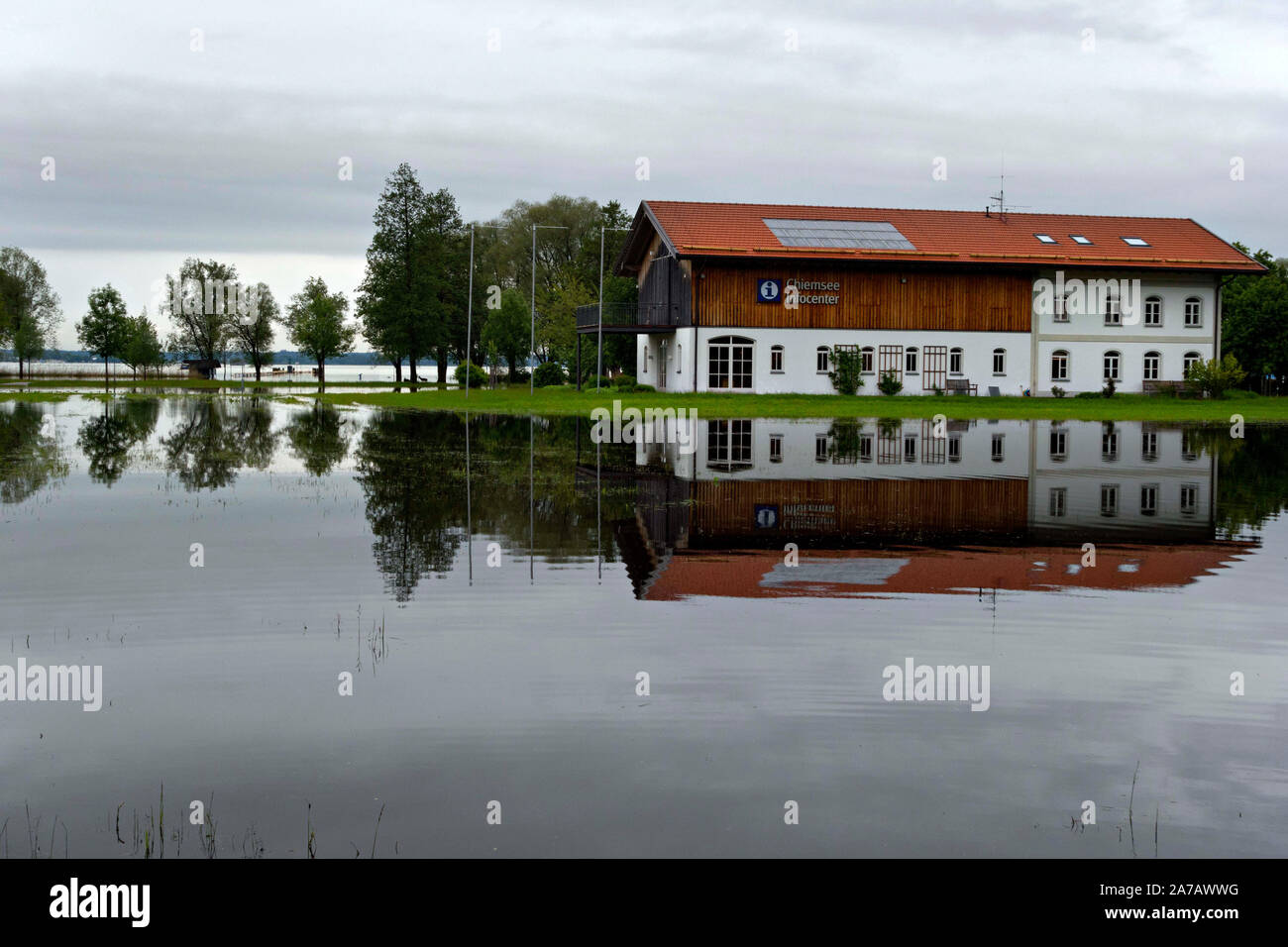 Chiemsee Hochwasser Juni 2013, Bernau, Chiemgau, Oberbayern Deutschland Europa Stockfoto