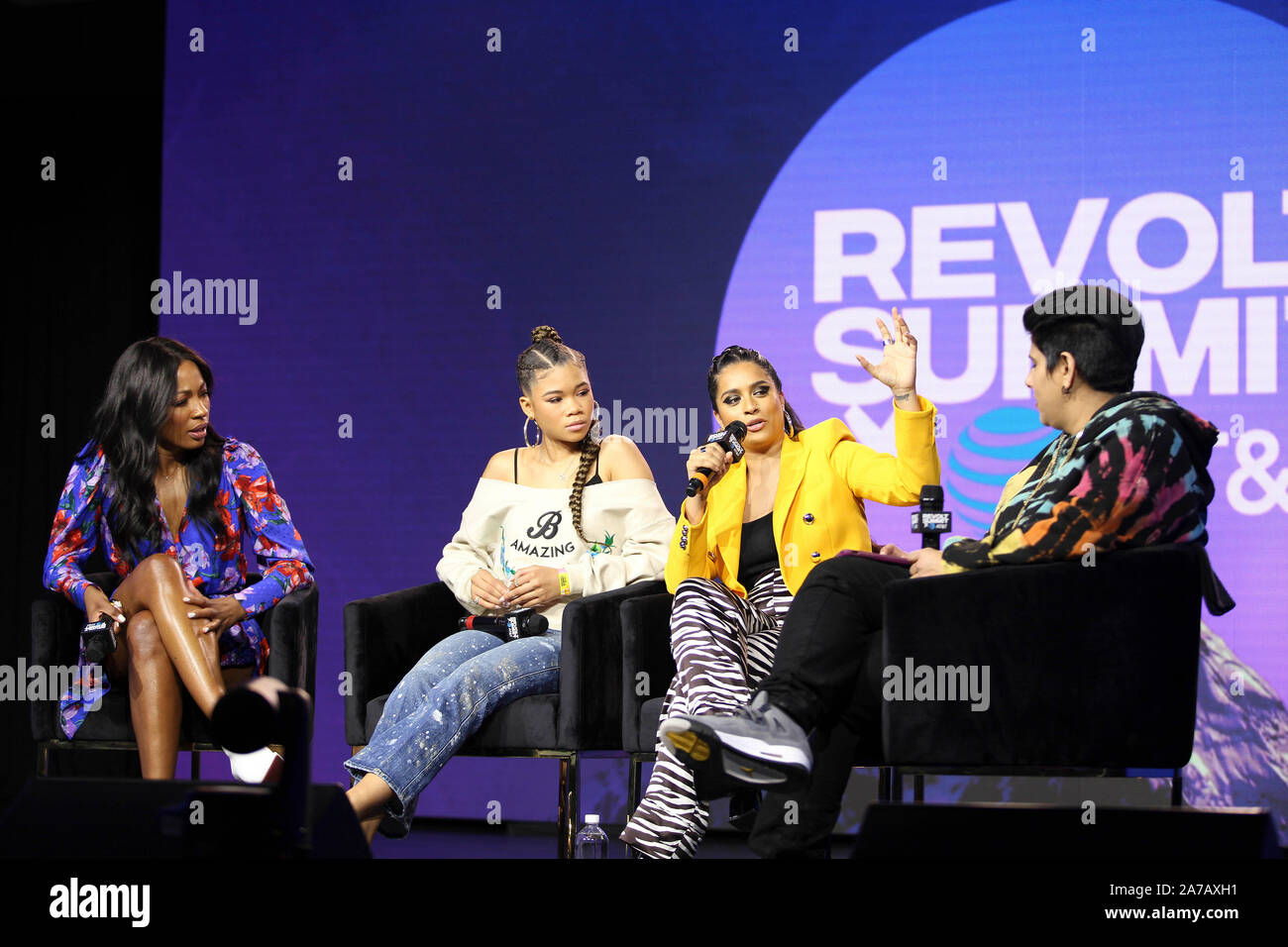 Ihre Leitung Panel Folgen mit Lily Singh, Sturm Reid, Cari Meister und Moj Mahdara an der Revolte Gipfel x AT&T LA am 25. Oktober 2019 im Magic Box in Los Angeles, Kalifornien. Stockfoto