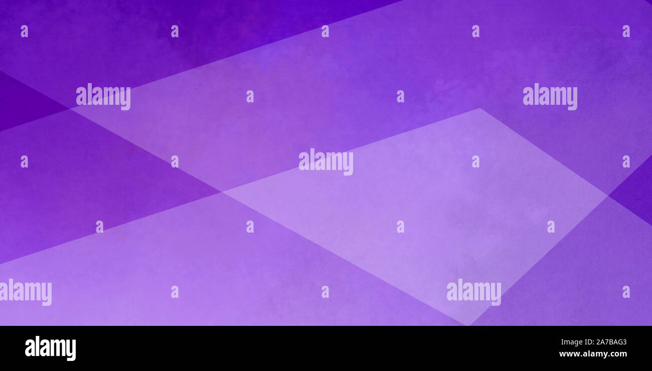 Lila Hintergrund mit weißen Schichten von texturierten transparentes Dreieck Formen in geometrische Design Stockfoto