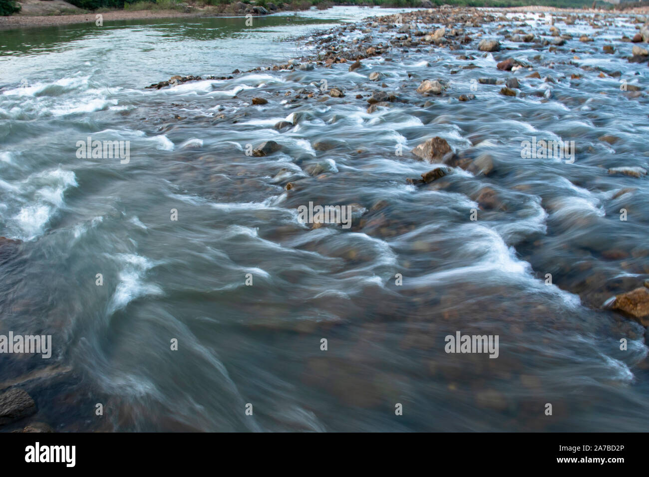 Motion blur Foto von einer erdrückenden Wave, Madhya Pradesh, Indien. Stockfoto