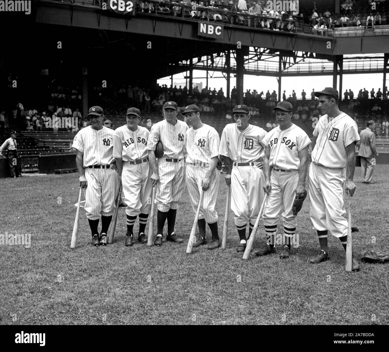1937 Major League Baseball All-Star Game mit Empfohlene hitters von Links nach Rechts: Lou Gehrig, Joe Cronin, Bill Dickey, Joe DiMaggio, Charley Gehringer, Jimmie Foxx, und Hank Greenberg Ca. 7. Juli 1937 Stockfoto