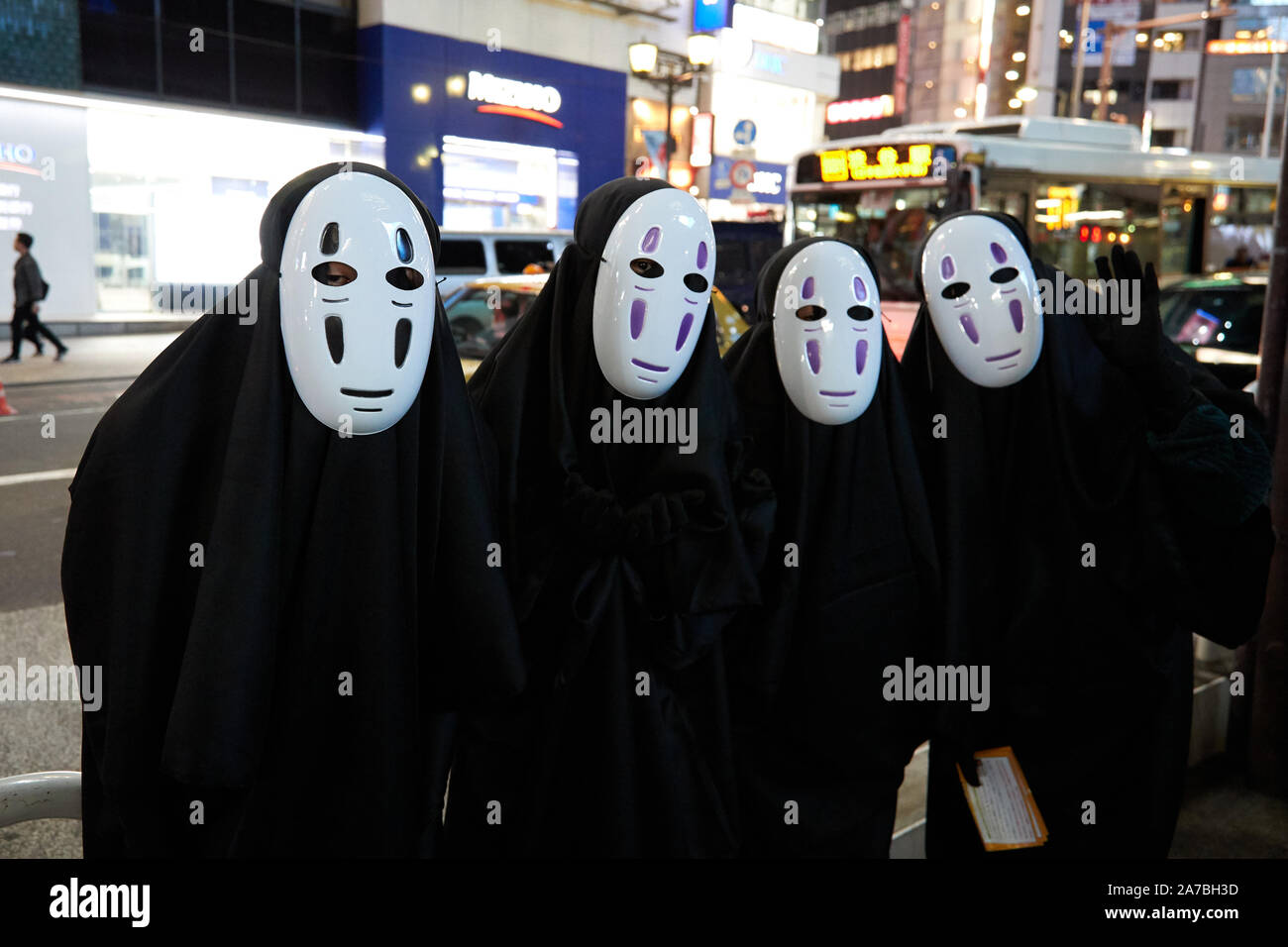 Menschen in Tracht feiern Halloween in Shibuya Entertainment District in Tokio, Japan am 31. Oktober 2019. Quelle: LBA/Alamy leben Nachrichten Stockfoto