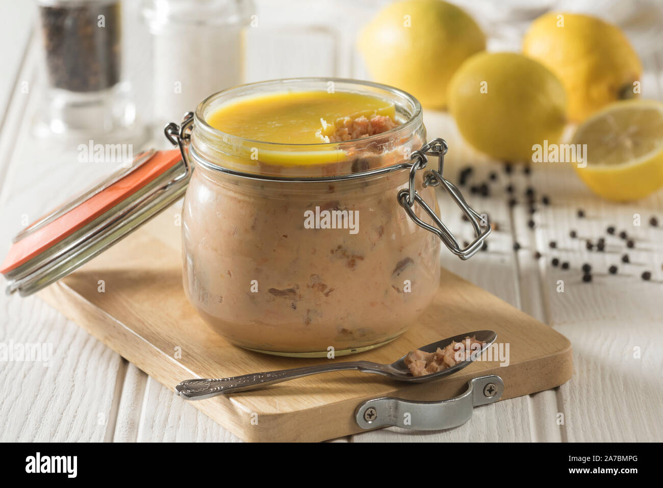 Lachs rillettes -Fotos und -Bildmaterial in hoher Auflösung – Alamy