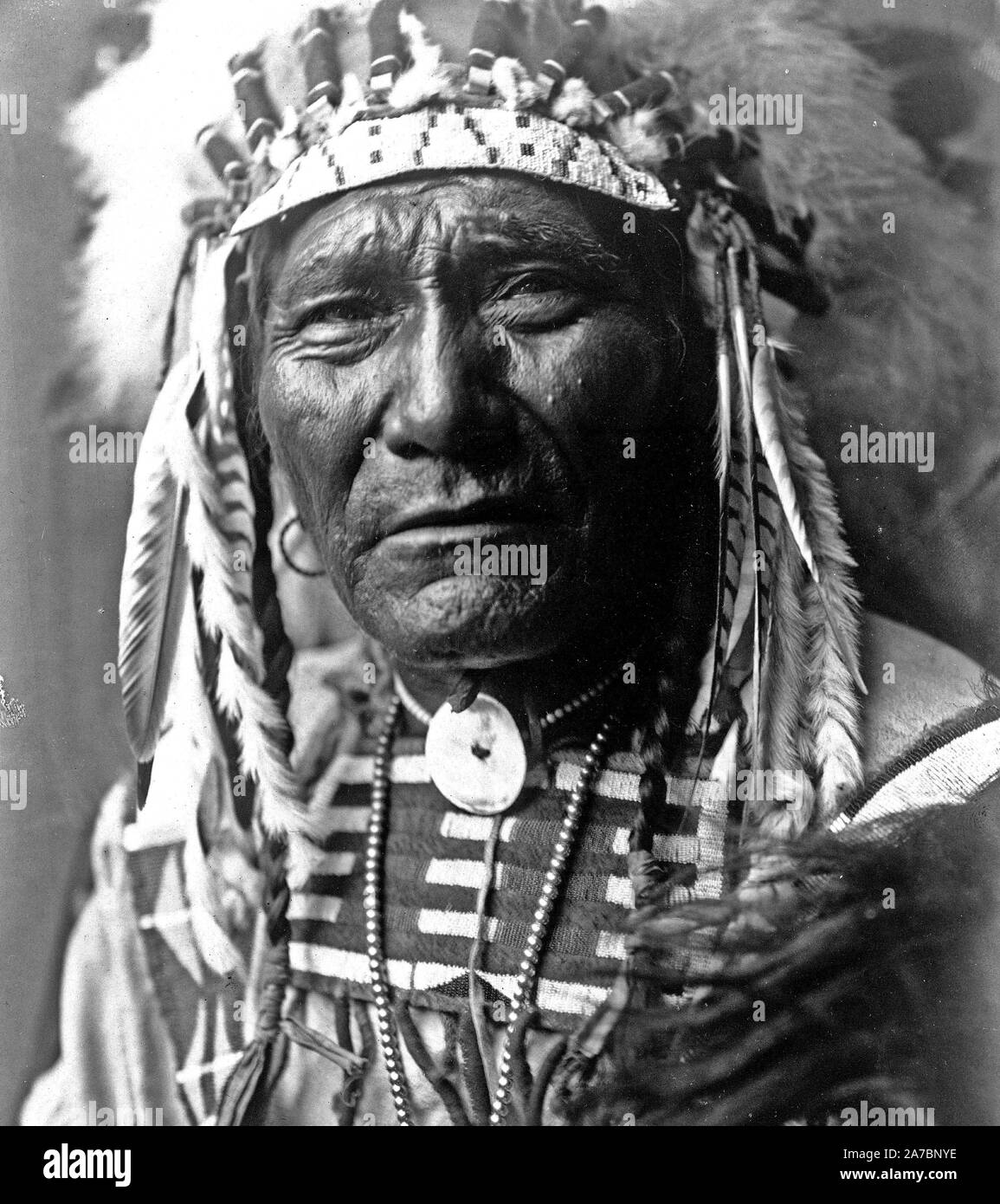 Edward S. Curtis Native American Indians - Ghost Bear, Crow Indian, Montana Ca. 1908 Stockfoto