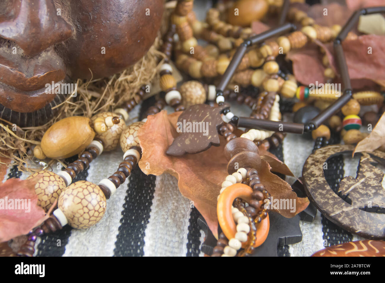 Afrikanische Artefakte und Schmuck aus Kamerun, juju Befugnisse und schwarze Magie Stockfoto