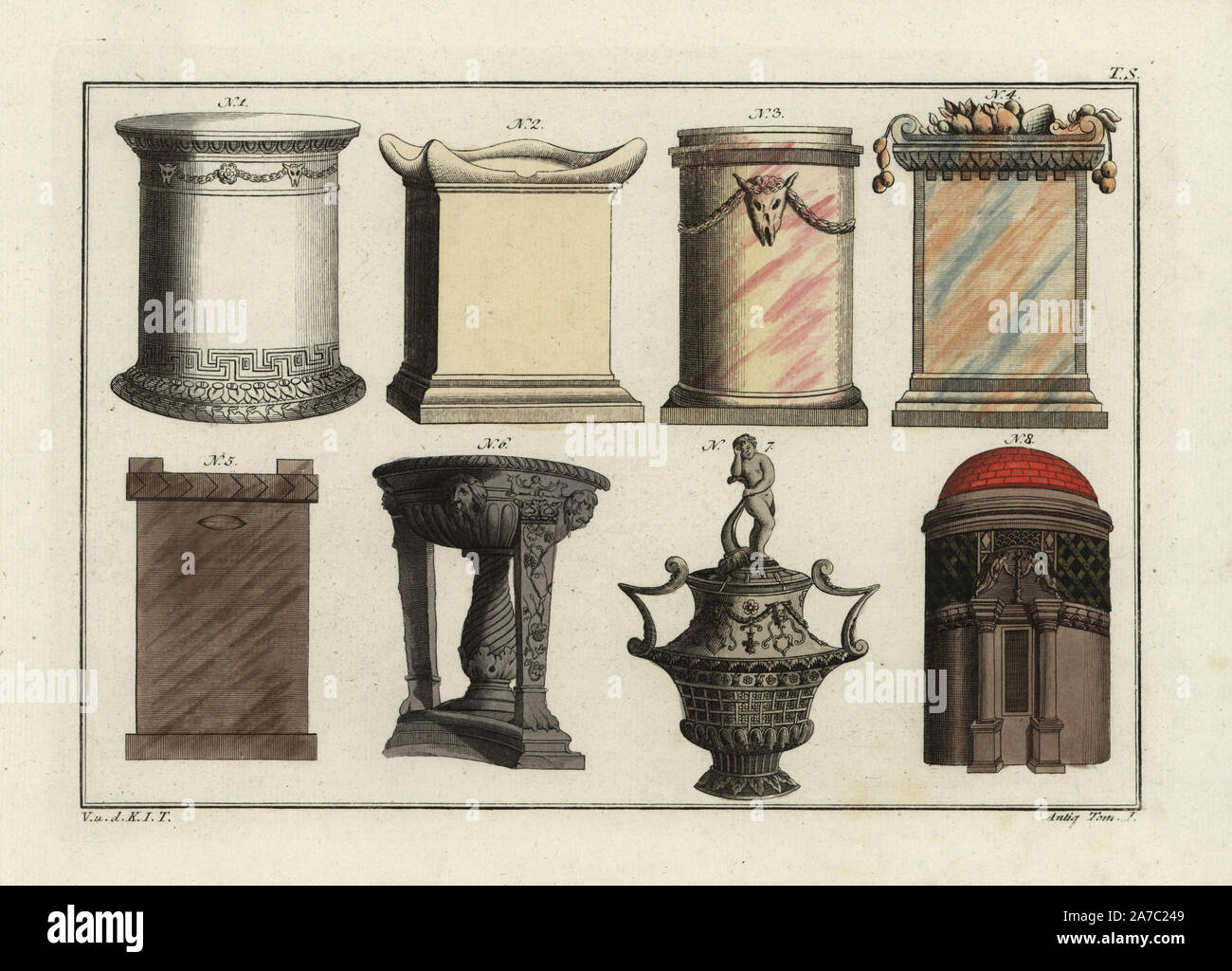 Griechischen Altäre (1-5), Stativ (6), urn (7) Grab (8). Papierkörbe Kupferstich von Robert von Spalart's 'historisches Bild der Kostüme der wichtigsten Menschen der Antike und des Mittelalters", Metz, 1810. Stockfoto