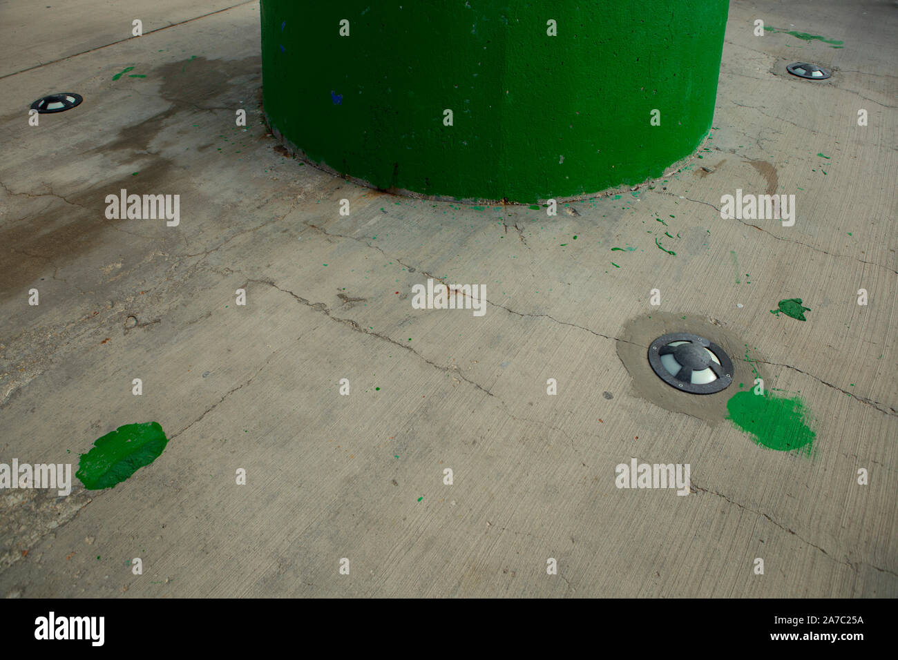 Keller der grüne Signalleuchte Stockfoto