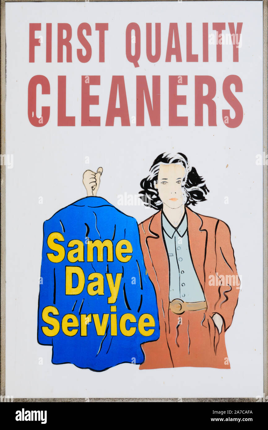 Schild „First Quality Cleaners“. San Francisco, Kalifornien, Vereinigte Staaten von Amerika. USA Stockfoto