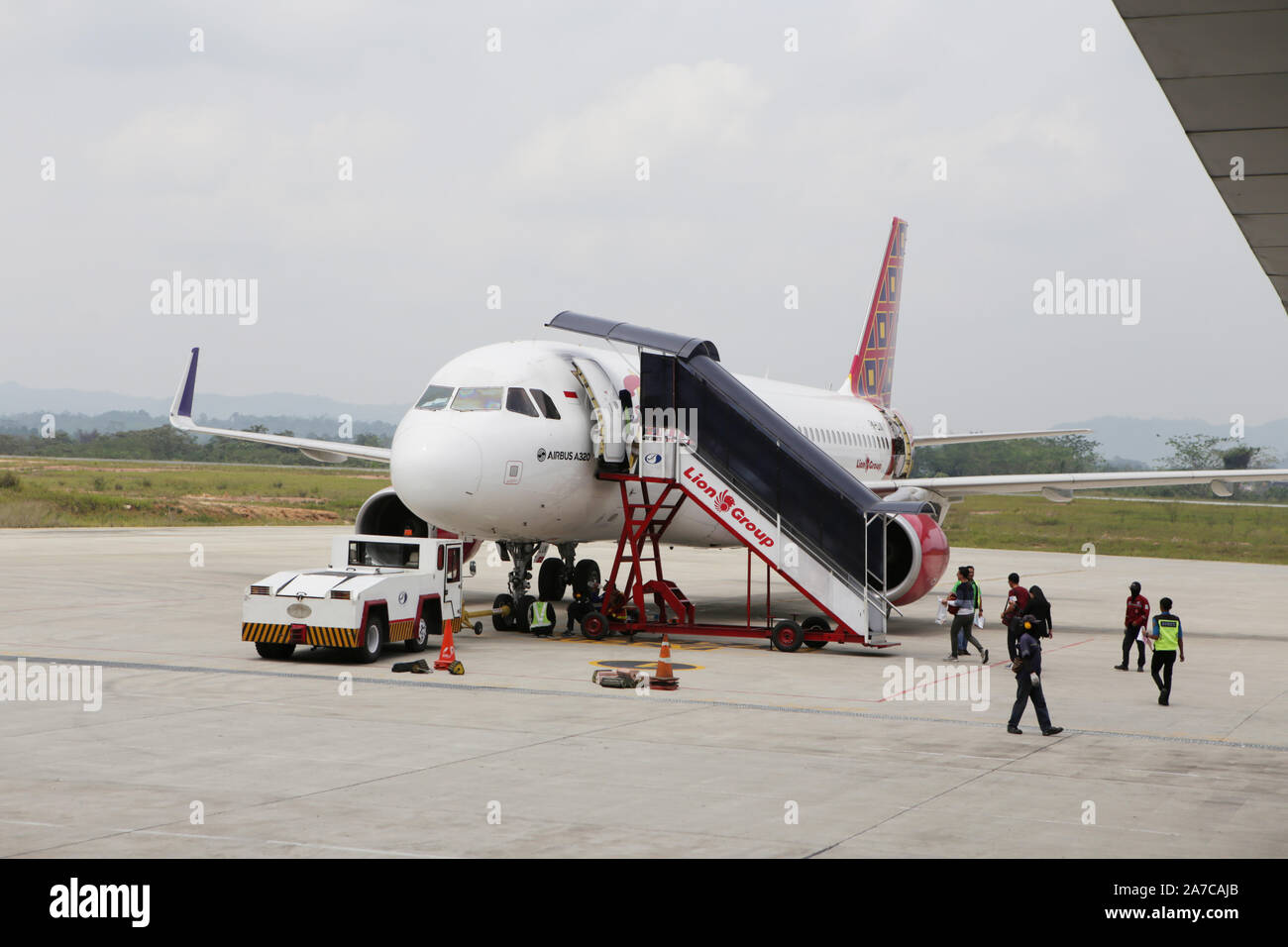 Batik Luft, der Airbus A320-Serie im Aji Pangeran Tumenggung Pranoto Flughafen, Samarinda, Ost Borneo, Indonesien Stockfoto
