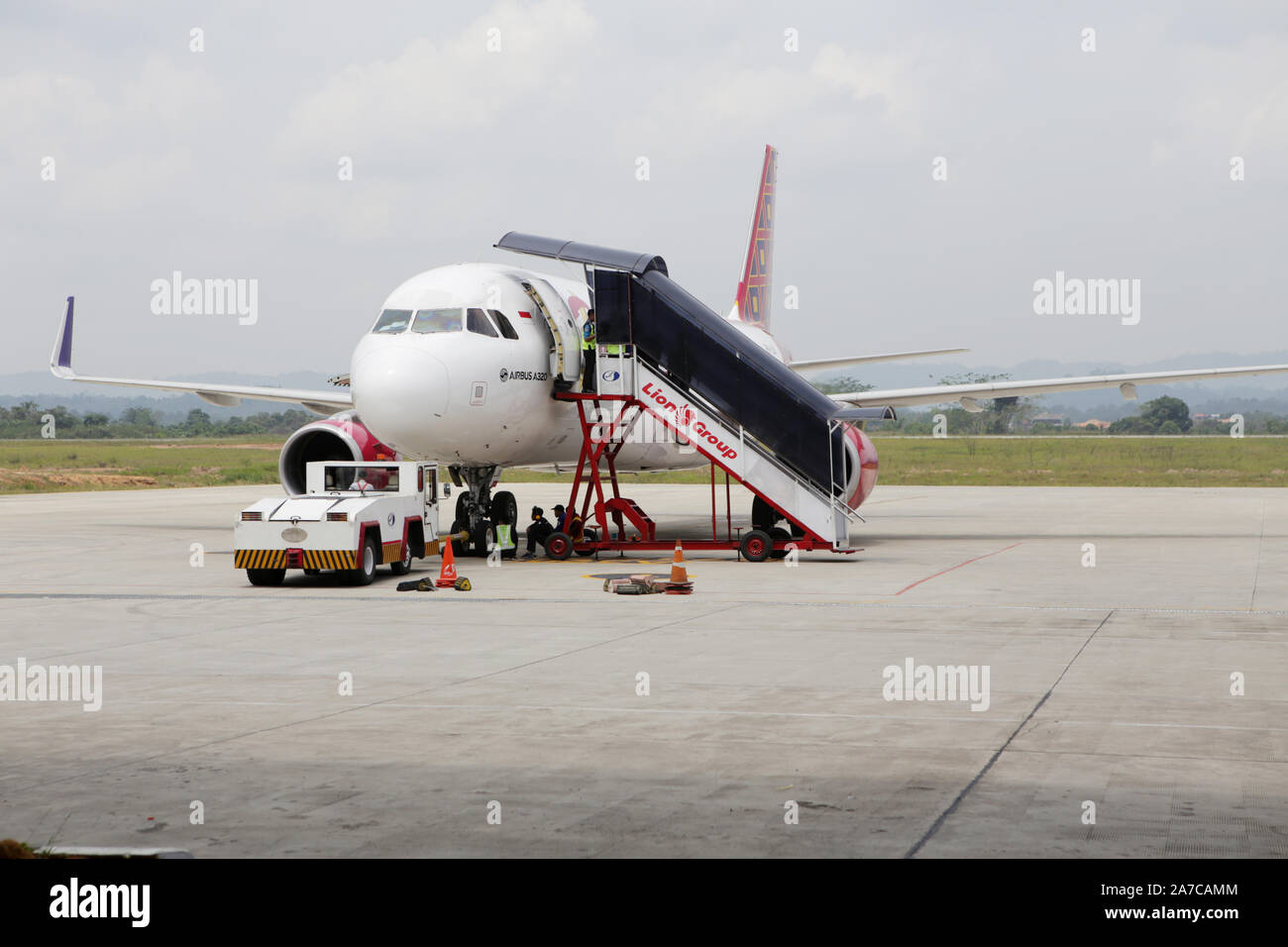 Batik Luft, der Airbus A320-Serie im Aji Pangeran Tumenggung Pranoto Flughafen, Samarinda, Ost Borneo, Indonesien Stockfoto