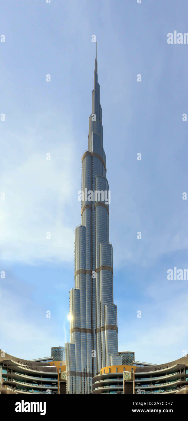 Dubai, VEREINIGTE ARABISCHE EMIRATE Dezember 25/2018 Burj Khalifa. Architektur Gebäude Skyline von Dubai. Luftaufnahme von Vereinigte Arabische Emirate Stadt. Stockfoto