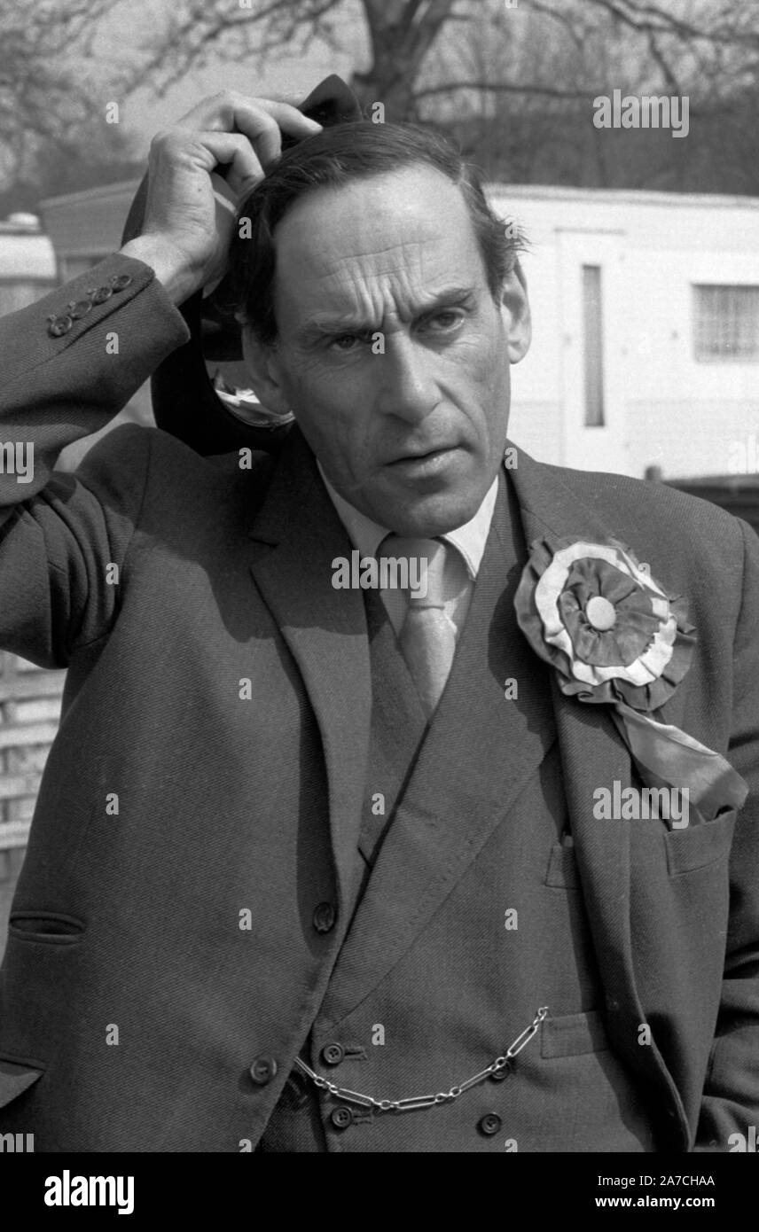 Jeremy Thorpe, Wahlkampf 1970er. Thorpe arbeitet für uns. Sein Wahlslogan. Jeremy Thorpe ist ein britischer Politiker, der von 1959 bis 1979 in seinem Wahlkreis Nord-Devon als Abgeordneter für Nord-Devon fungierte. Er verlor seinen liberalen Parlamentssitz in diesen Jahren bei den Parlamentswahlen. Devon, England, ungefähr am 1979. April. HOMER SYKES AUS GROSSBRITANNIEN Stockfoto