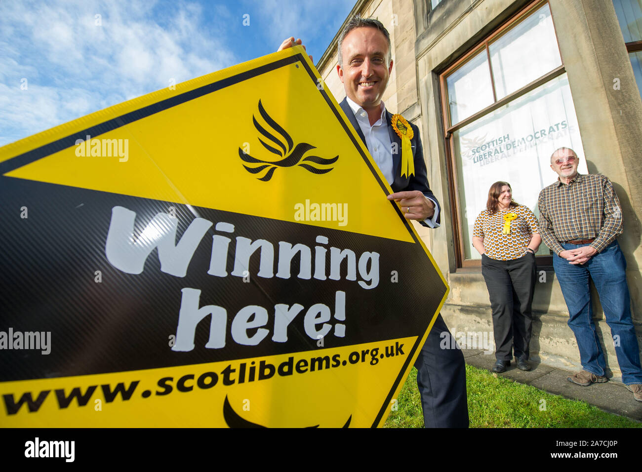 Edinburgh, 30. Oktober 2019. Bild: Alex Cole-Hamilton MSP der Schottischen Liberaldemokratischen Partei. Willie Rennie ist in der Zentrale der Partei heute Morgen für ein Foto op ihren Wahlkampf zu starten. Der britische Premierminister, Boris Johnson als snap Parlamentswahlen am 12. Dezember, und die schottische Liberalen Demokraten zusammen mit der britischen Liberaldemokraten suchen Brexit zu übernehmen und zu beenden. Credit: Colin Fisher/Alamy leben Nachrichten Stockfoto