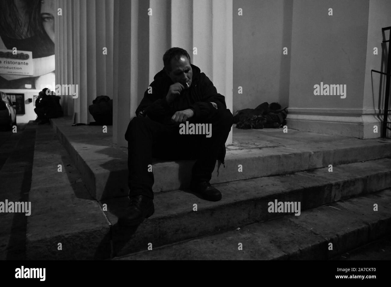 Darren, der vor kurzem aus dem Gefängnis entlassen wurde, ist obdachlos auf der Straße leben in Brighton von der Unitarian Church Stockfoto