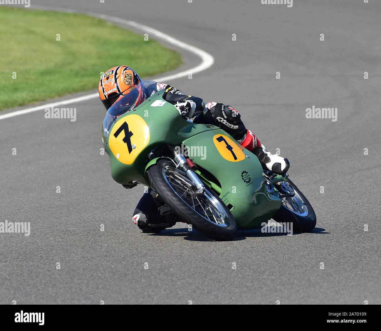 Duncan Fitchett, Jeremy McWilliams, Norton Manx 30 M, Barry Sheene Memorial Trophy, Goodwood Revival 2019, September 2019, Rundstrecke, Classic, Kom Stockfoto