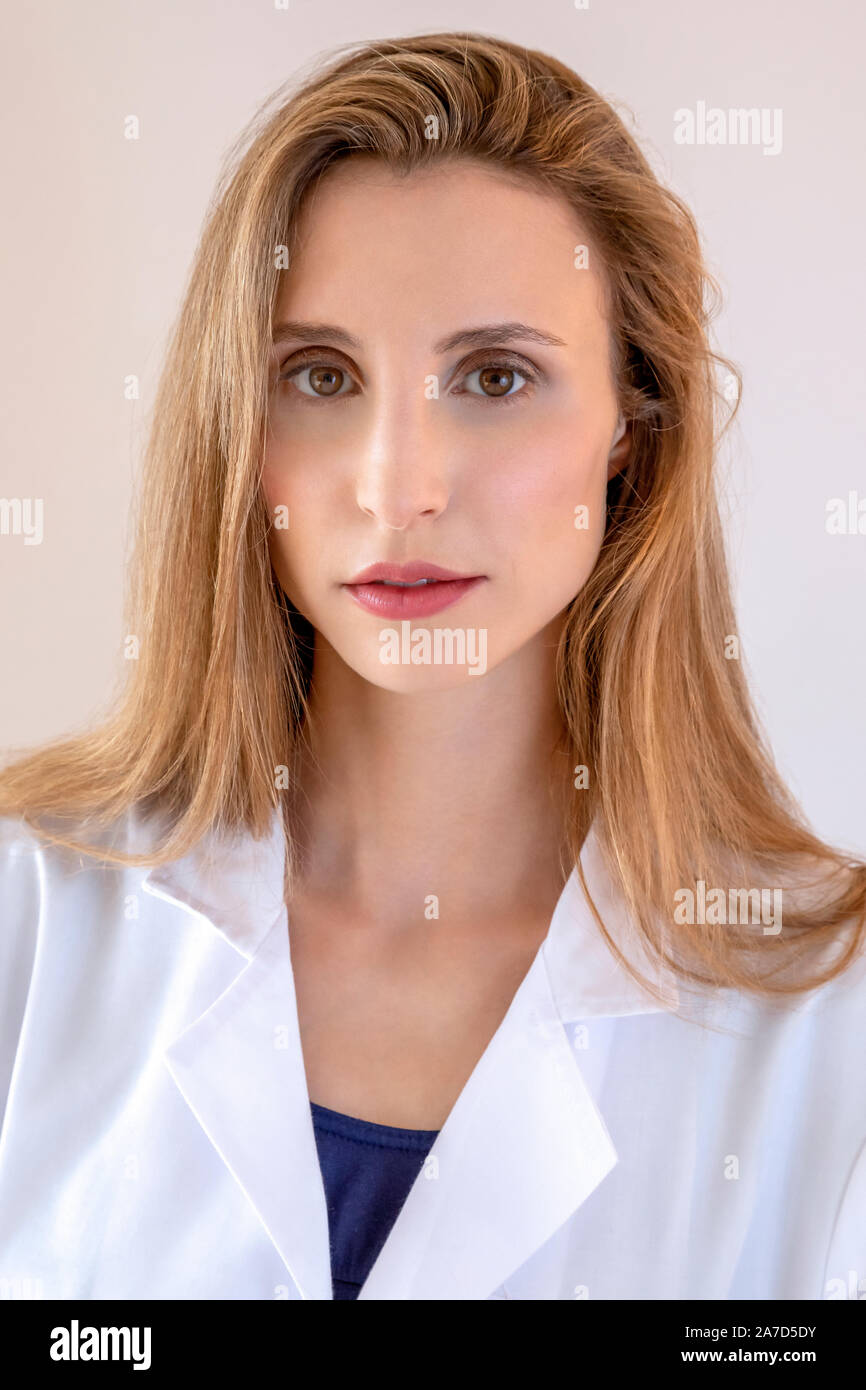 Weibliche Dermatologie Arzt Stockfoto