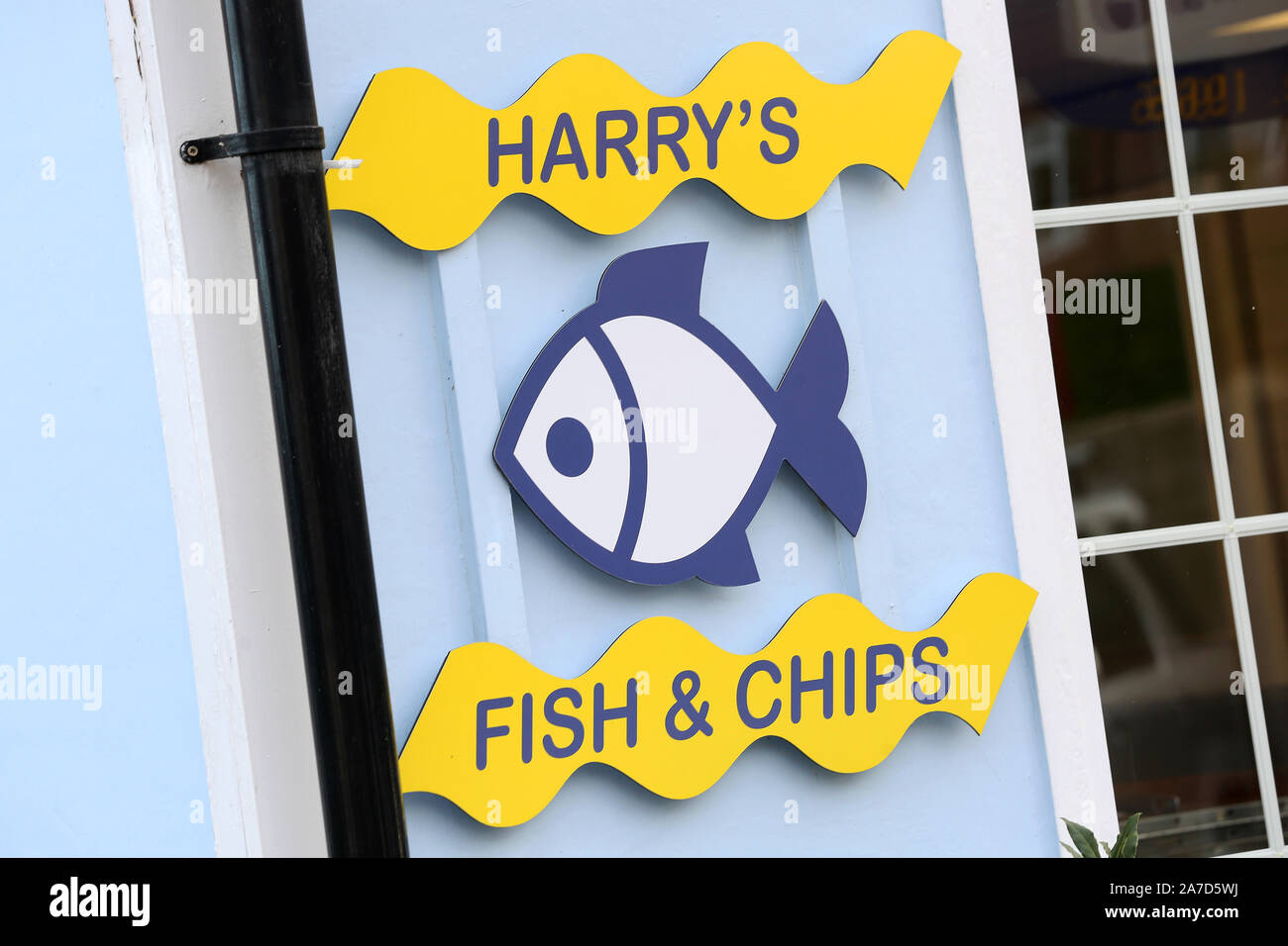 Allgemeine Ansichten von Harry's Fish and Chip Shop in Chichester, West Sussex, UK. Stockfoto