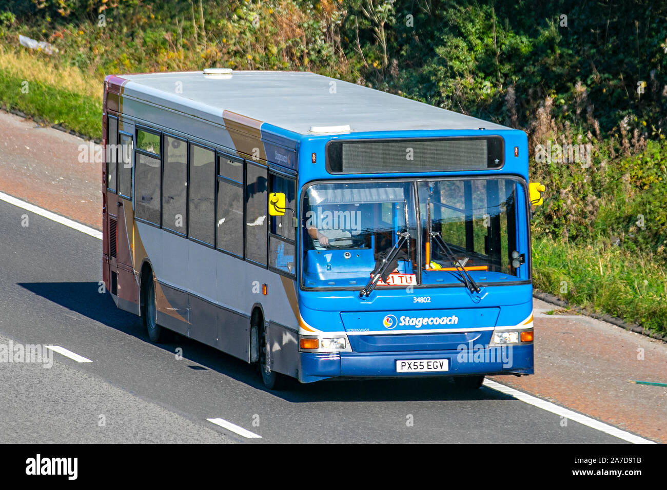 2006 mehrfarbige Alexander Dennis Dart SLF; Stagecoach Group plc ist ein Transport Gruppe in Perth, Schottland, Bussen im Vereinigten Königreich. Stockfoto