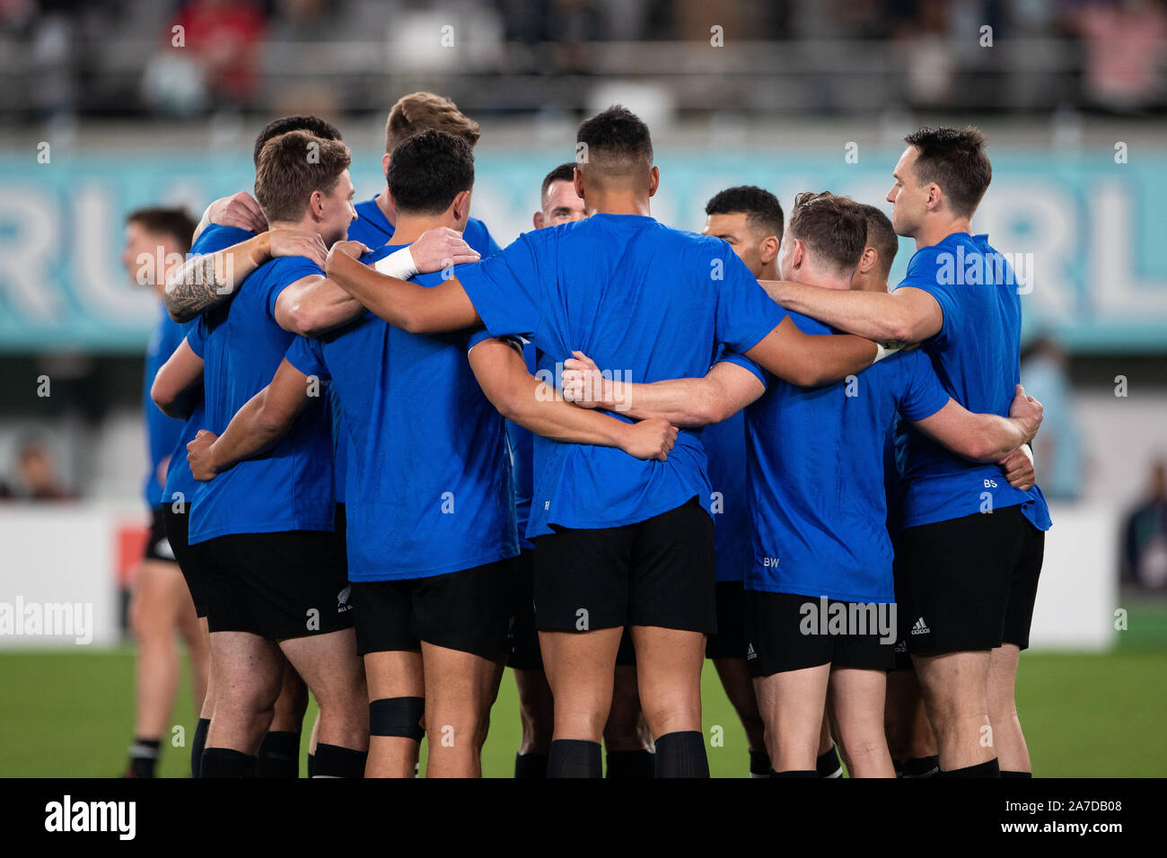 Neue ZealandÂ's Spieler warm vor der Rugby-WM bronze Finale zwischen Neuseeland und Wales in Tokio, Japan, am 1. November 2019. (Foto von Flor Tan Jun/Espa-Images) Stockfoto
