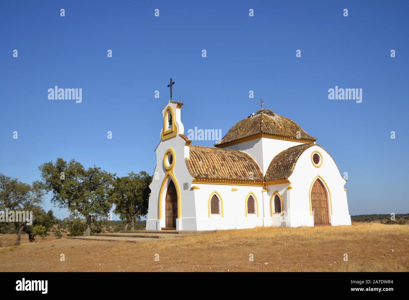 Kleine Eremitage in der Landschaft Wallfahrten im Frühling zu feiern. Stockfoto