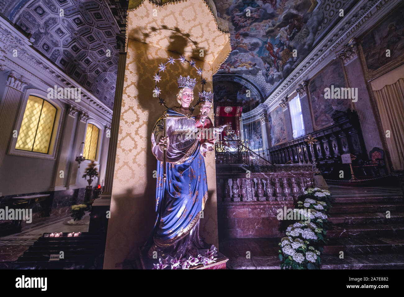 Madonna mit Kind Statue der Heiligen Maria von der Ankündigung der Kathedrale in Palermo Küstenstadt im Großraum Stadt Catania, Sizilien, Italien Stockfoto