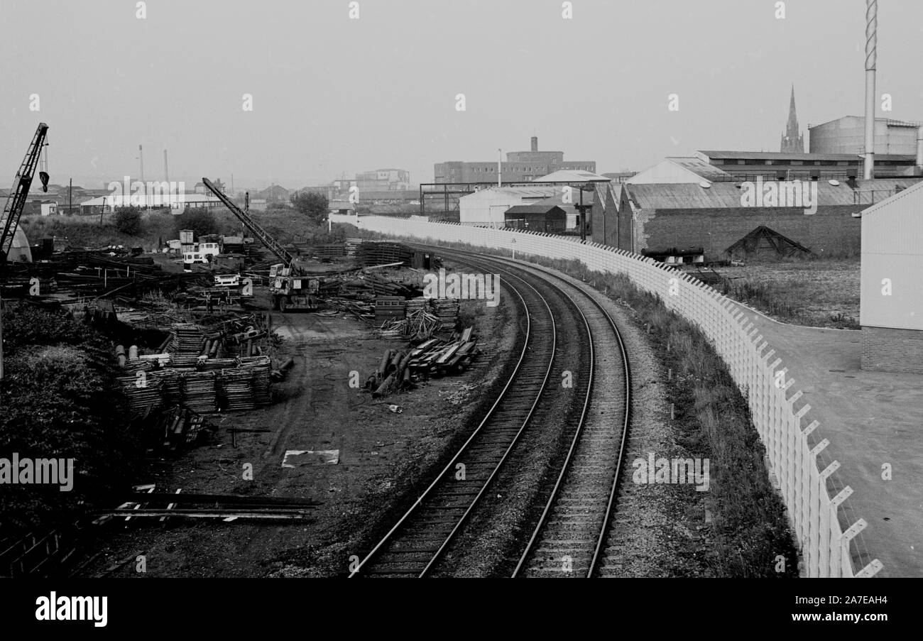 Eine Industriebrache lanscape im dearne Tal in der Nähe von Rotherham in South Yorkshire in 1983. Die meisten der Schwerindustrie in der Gegend. Stockfoto