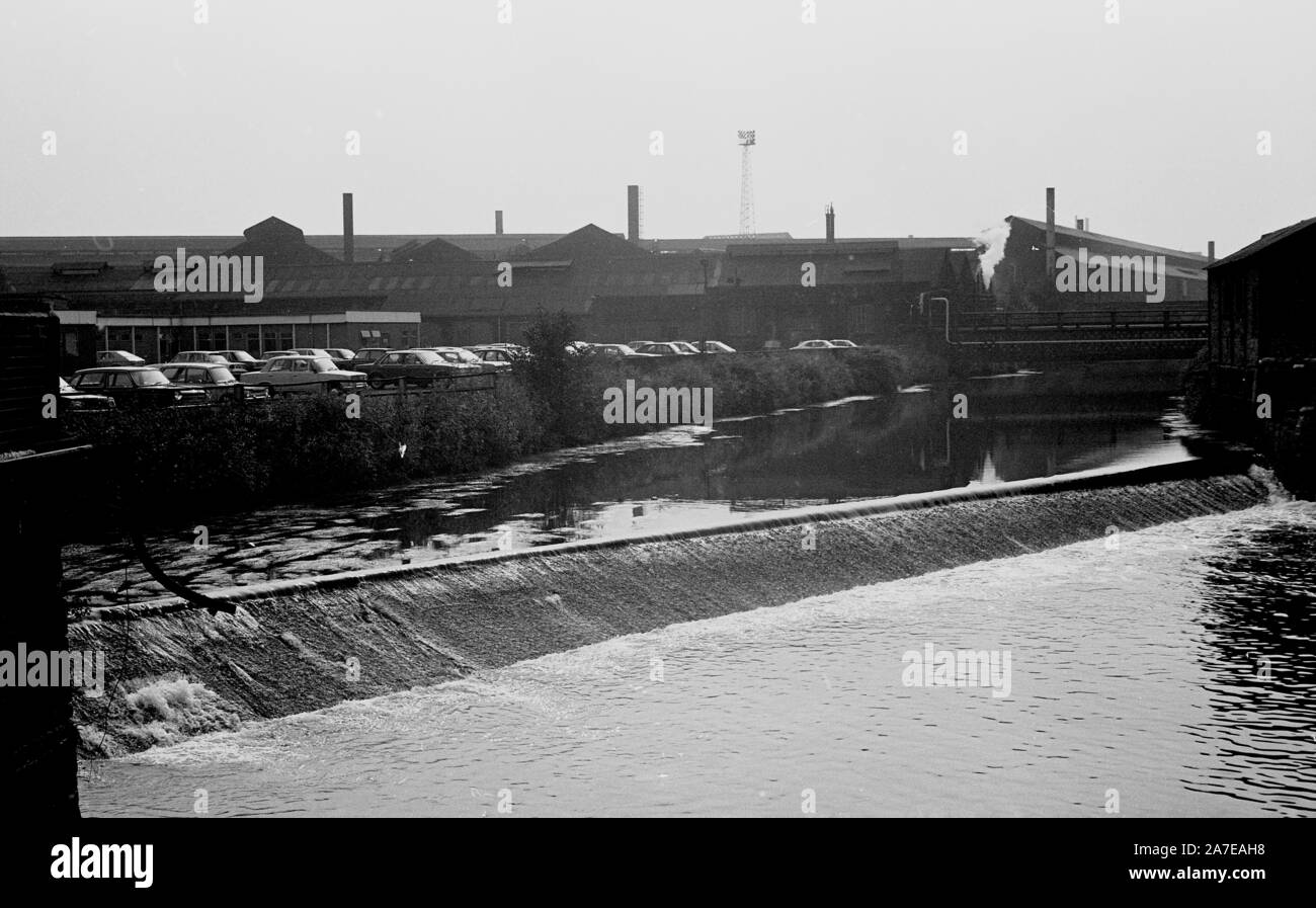 Eine Industriebrache lanscape im dearne Tal in der Nähe von Rotherham in South Yorkshire in 1983. Die meisten der Schwerindustrie in der Gegend. Stockfoto