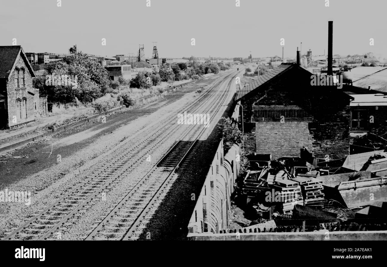 Eine Kohlegrube und zugehörigen Schwerindustrie in der dearne Valley, South Yorkshire in 1983. Die Kohle und die meisten der Industrie hat seit dem geschlossen worden. Stockfoto