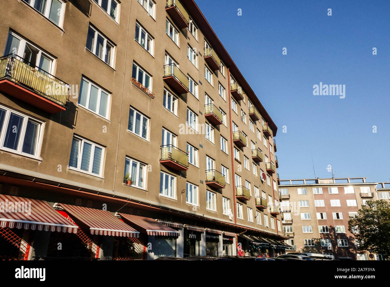 Prager Wohnblock aus den 60er Jahren Prager Vrsovice Tschechische Republik 60s Wohnungen in tschechischen Alten Wohnungen Stockfoto