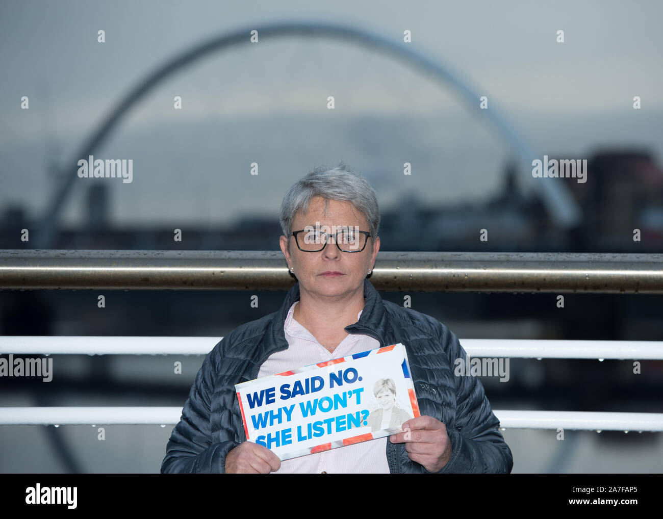 Glasgow, UK. 2. November 2019. Im Bild: Annie Wells MSP-Schottischen Konservativen und Unionist Party Mitglied für psychische Gesundheit, öffentliche Gesundheit und Gleichheit am Ufer des Flusses Clyde in Glasgow gesehen. Credit: Colin Fisher/Alamy leben Nachrichten Stockfoto