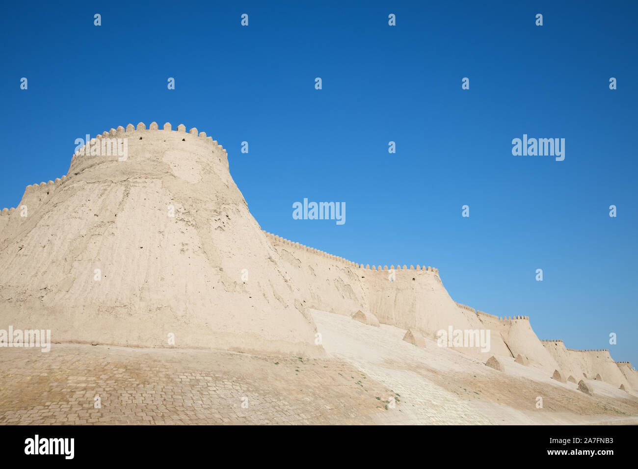 Die imposanten Mauern des ichan Kala oder Innere Stadt Chiwa Usbekistan Stockfoto