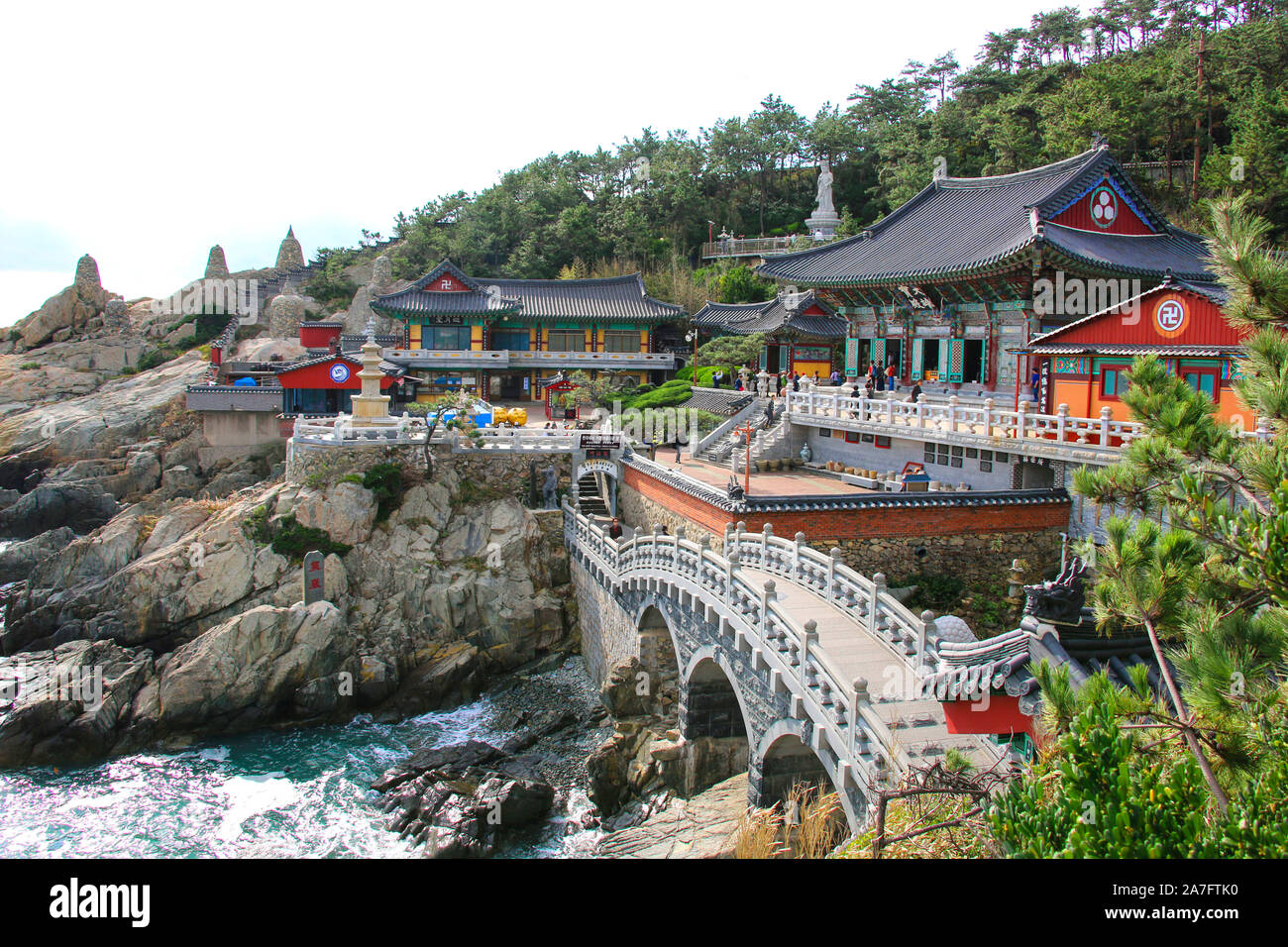 Haedong Yonggungsa Tempel in Busan, Südkorea. Stockfoto