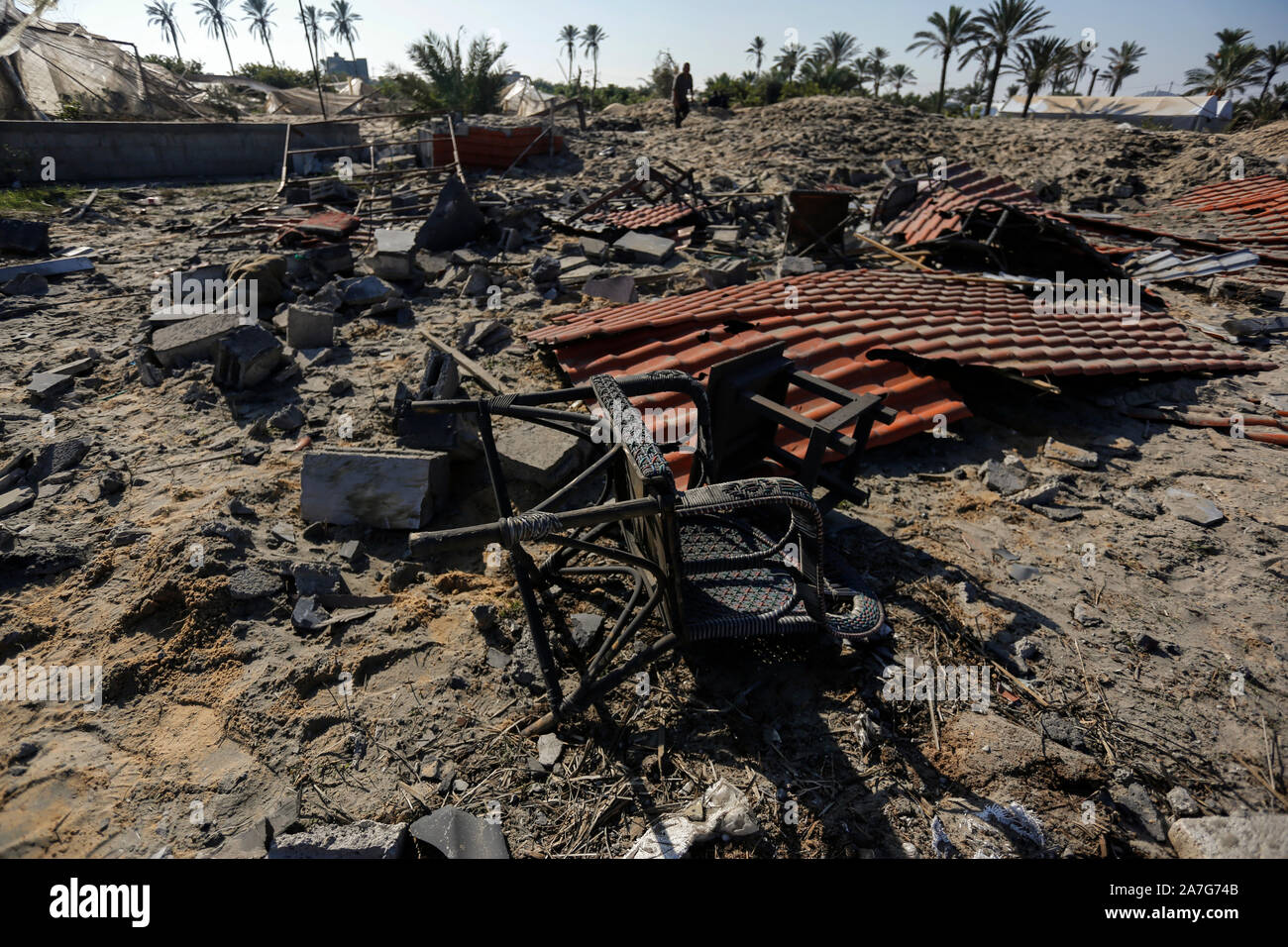 Beschädigten Eigentums, nachdem ein israelischer Luftangriff in Reaktion auf raketenbeschuss im südlichen Gazastreifen eingeleitet. Stockfoto