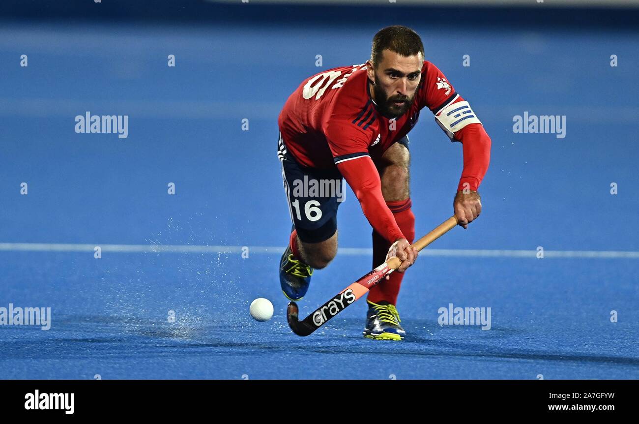 Stratford. Vereinigtes Königreich. 02.November 2019. Adam Dixon (Großbritannien, Kapitän). Grossbritannien v Malaysia. FIH-Mens Olympic hockey nähere Bestimmung. Lee Valley Hockey und Tennis Center. Stratford. London. Vereinigtes Königreich. Kredit Garry Bowden / Sport in Bildern/Alamy Leben Nachrichten. Stockfoto
