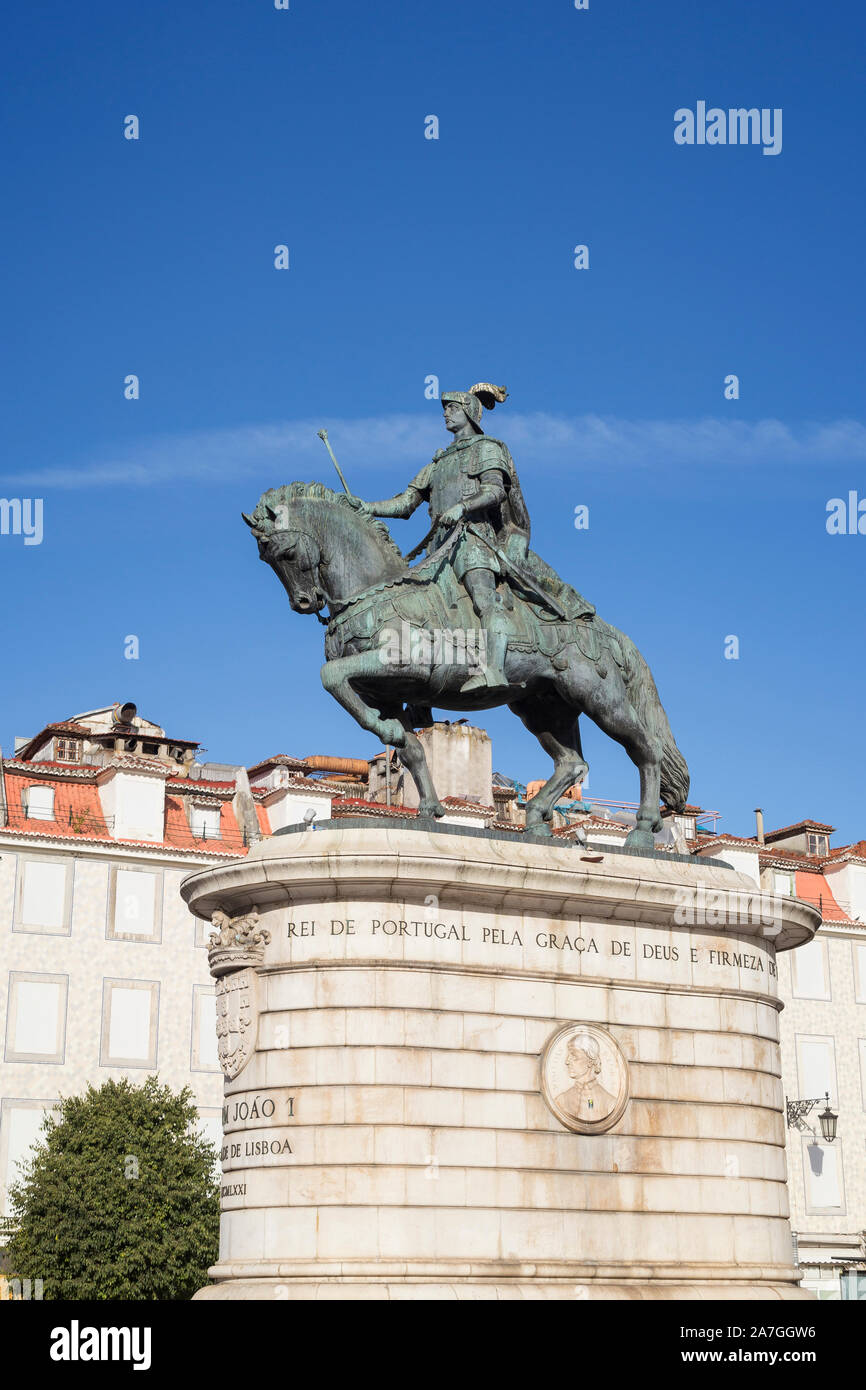 Die Statue von König John ich an der Praca da Figueira Platz in Lissabon Baixa in Lissabon, Portugal, an einem sonnigen Tag. Stockfoto