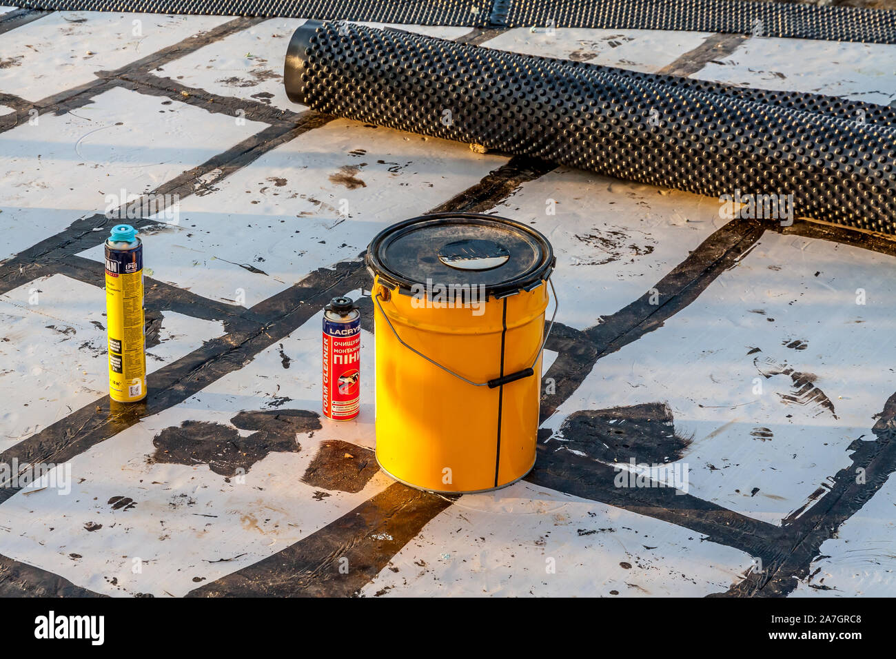 Verschiedene Dämmstoffe auf der Baustelle Stockfoto