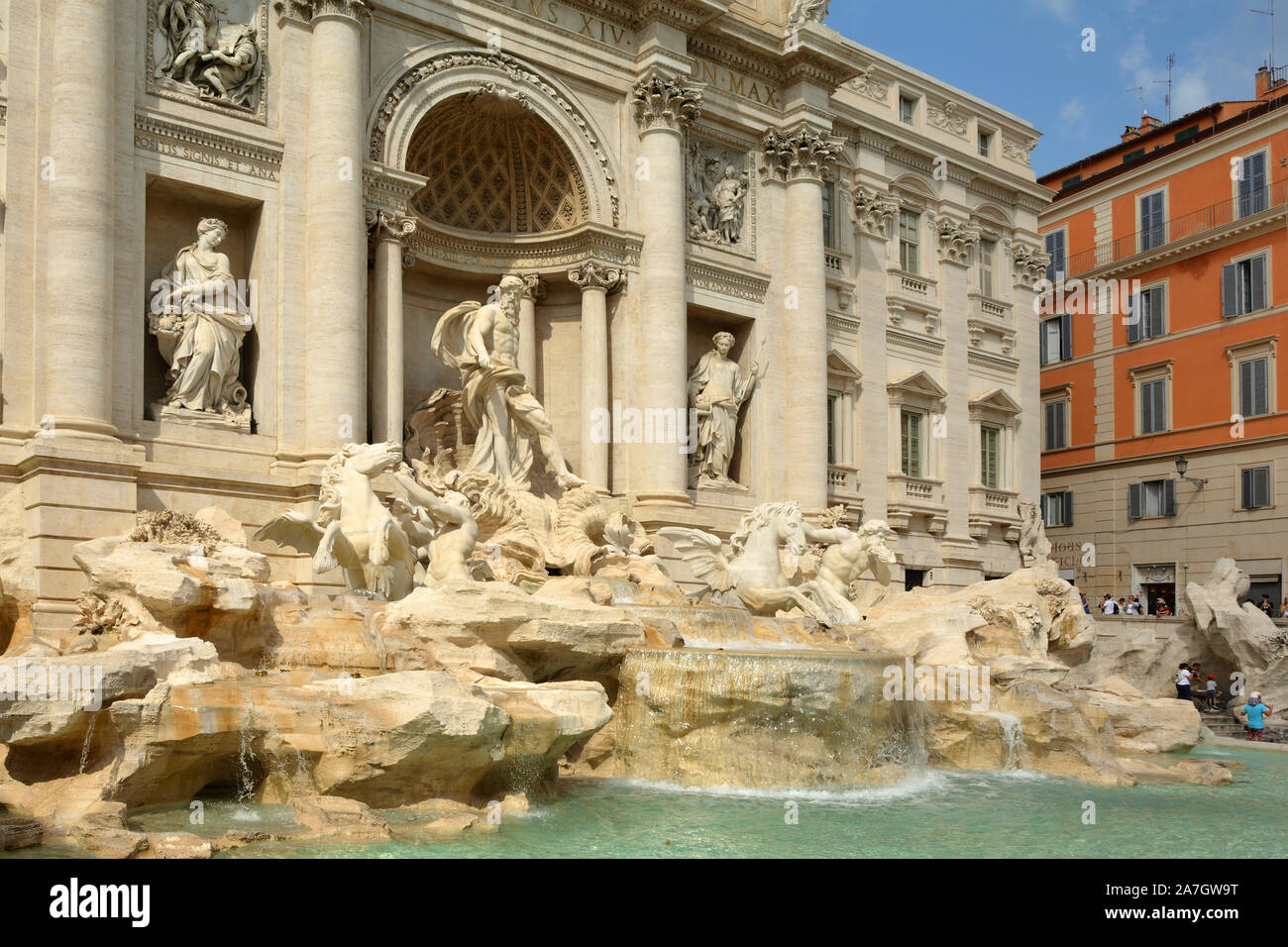 Der Trevi Brunnen auf der Piazza di Spagna in Rom - Italien. Stockfoto