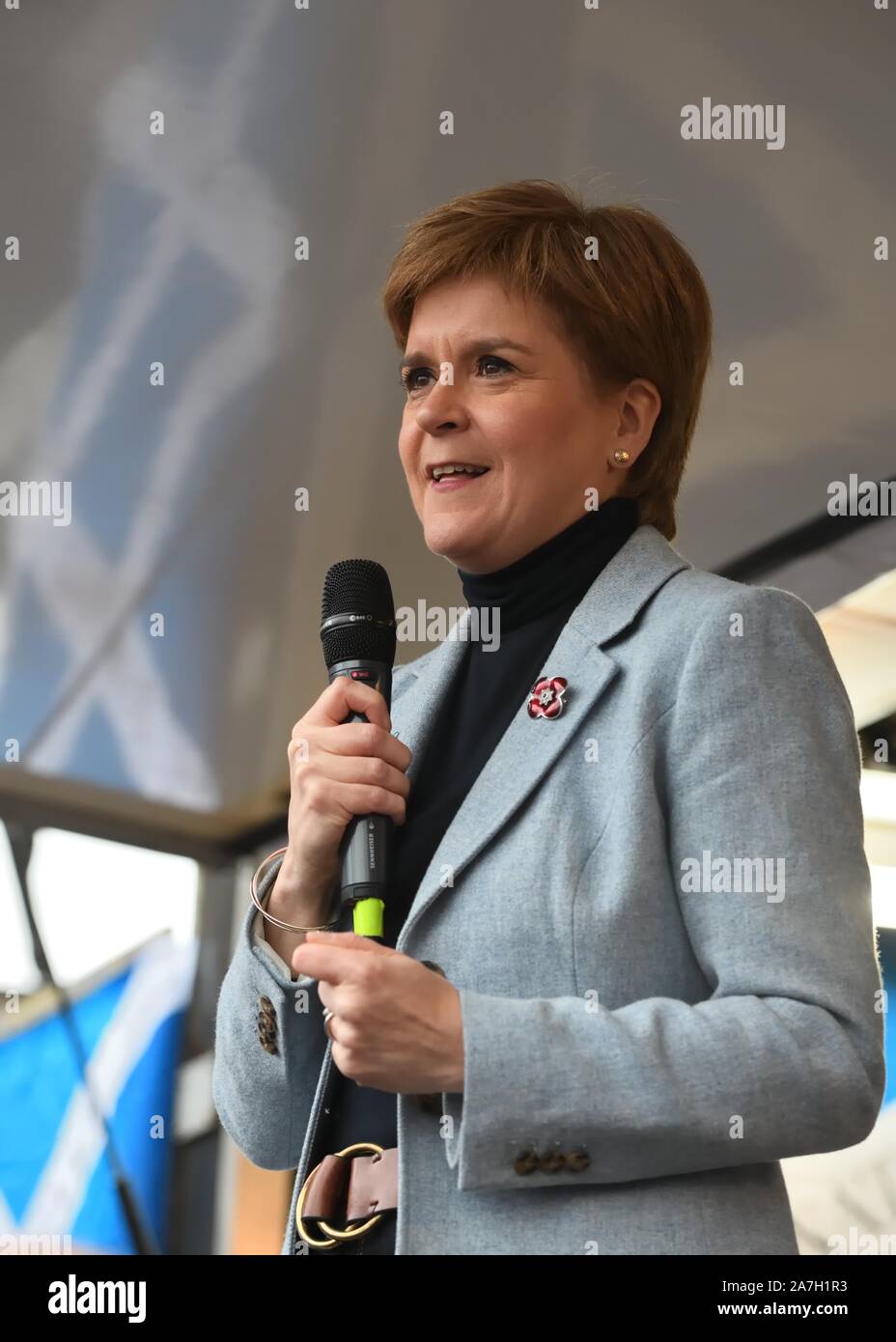 2., November 2019. George Square, Glasgow, Schottland, Großbritannien. Nicola Sturgeon gab eine mitreißende Rede an einem pro Unabhängigkeit Rallye mit einer Masse von über 20.000 in Glasgow. Stockfoto