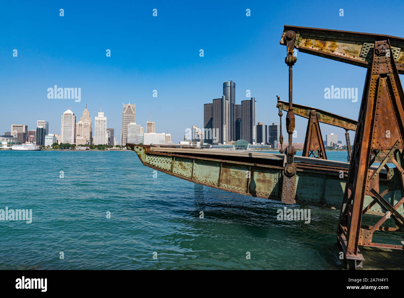 Detroit, MI - 21. September 2019: Skyline von Detroit, Michigan, über den Detroit River Stockfoto