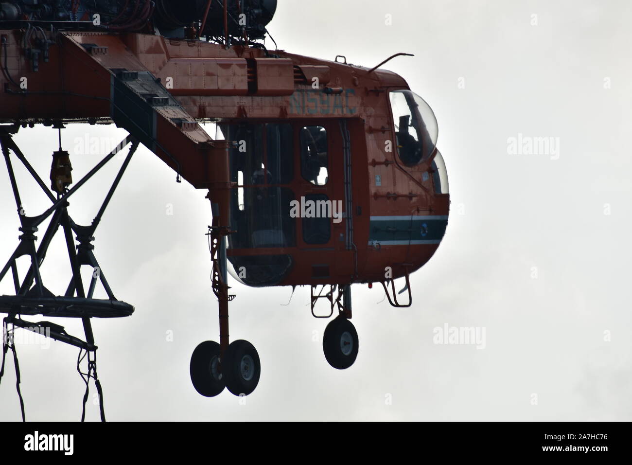 Sikorsky S-64 Skykran Hubschrauber bei der Arbeit in Miami, Florida Stockfoto