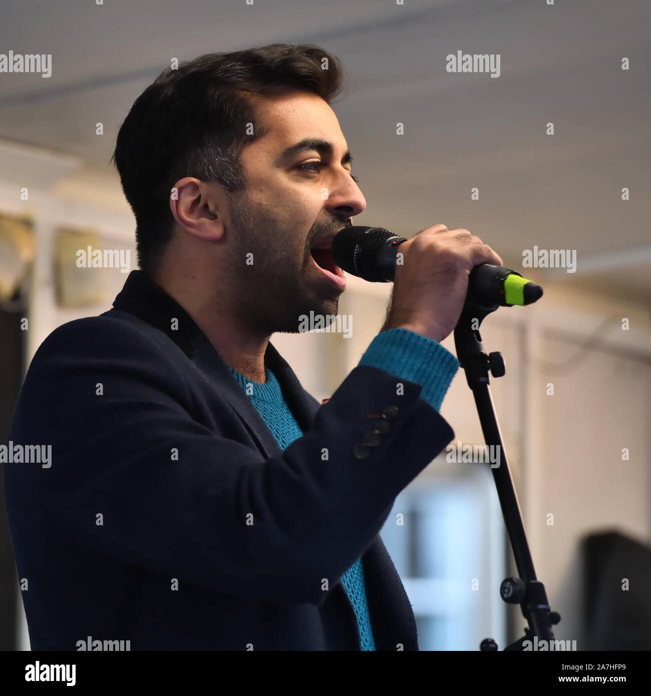 2., November 2019. George Square, Glasgow, Schottland, Großbritannien. Humza Yousaf gab eine mitreißende Rede an einem pro Unabhängigkeit Rallye mit einer Masse von über 20.000 in Glasgow. Stockfoto